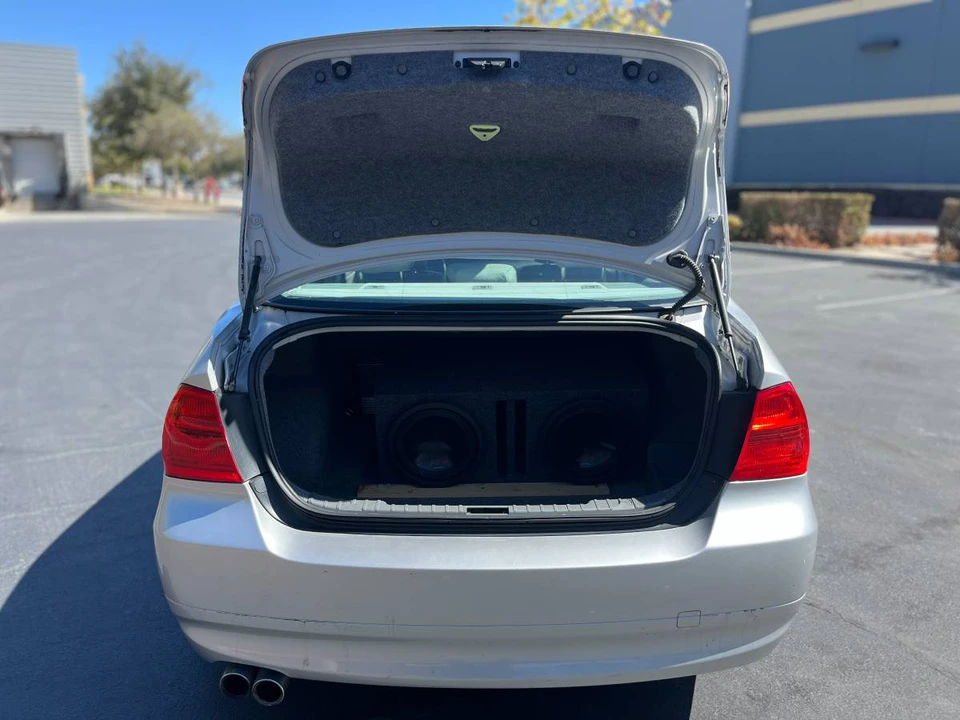 2006 BMW E46 330i & 330Ci - Image 9 of 20