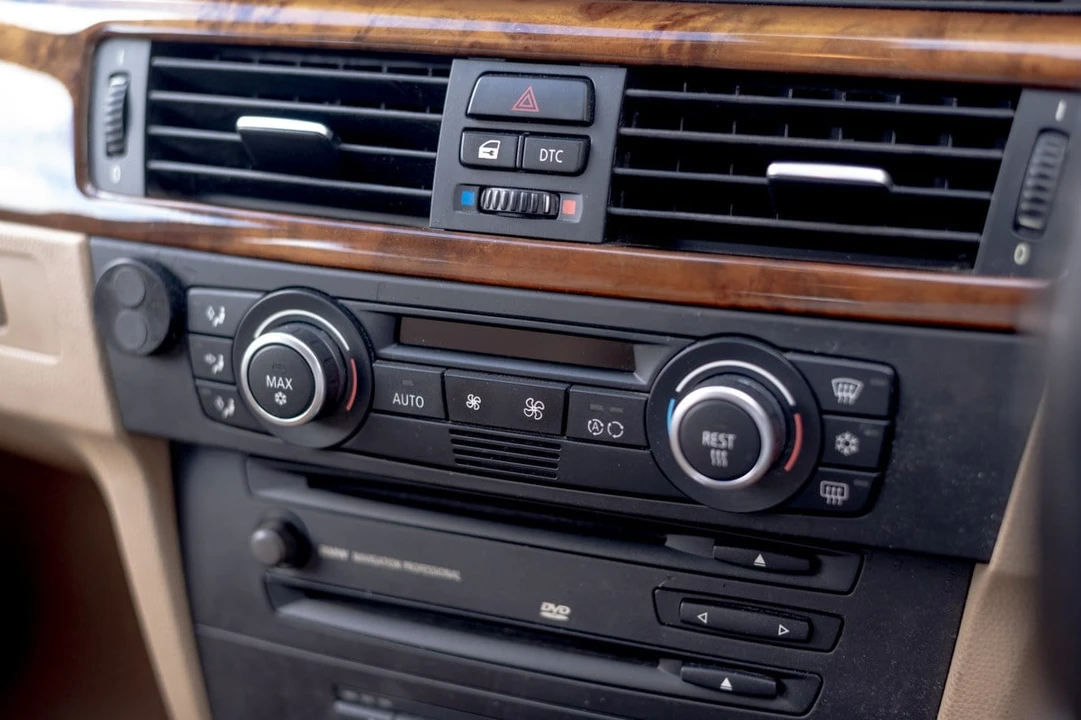 2006 BMW E90 3 Series Sedan - Image 28 of 30