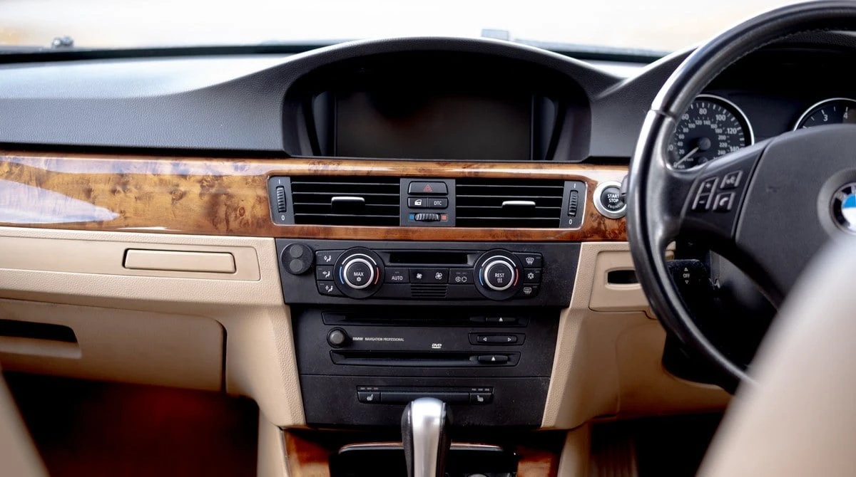 2006 BMW E90 3 Series Sedan - Image 11 of 30