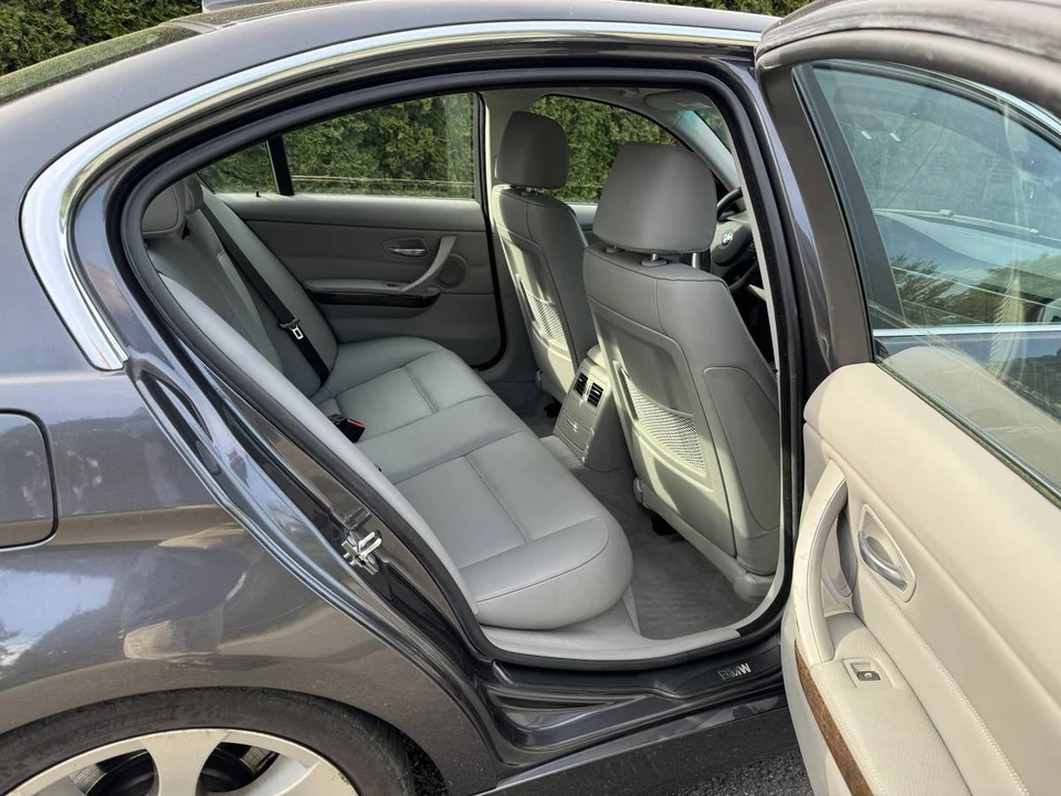2006 BMW E46 330i & 330Ci - Image 14 of 16