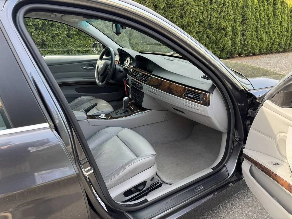2006 BMW E46 330i & 330Ci - Image 13 of 16