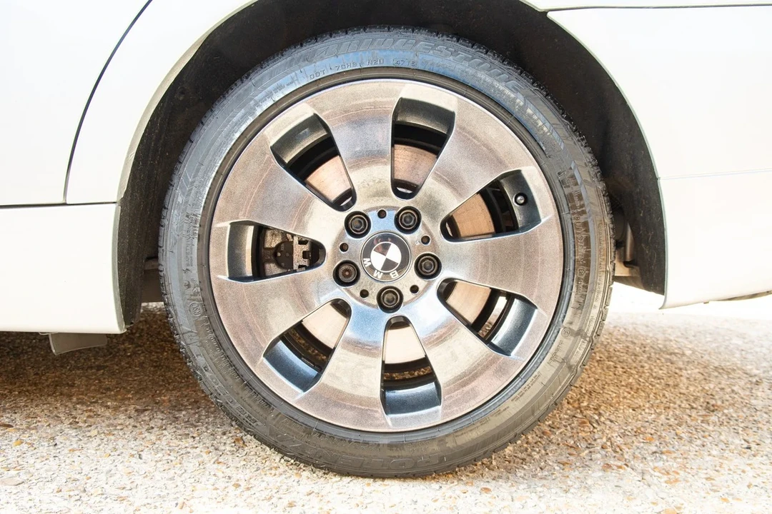 2006 BMW E90 3 Series Sedan - Image 10 of 30