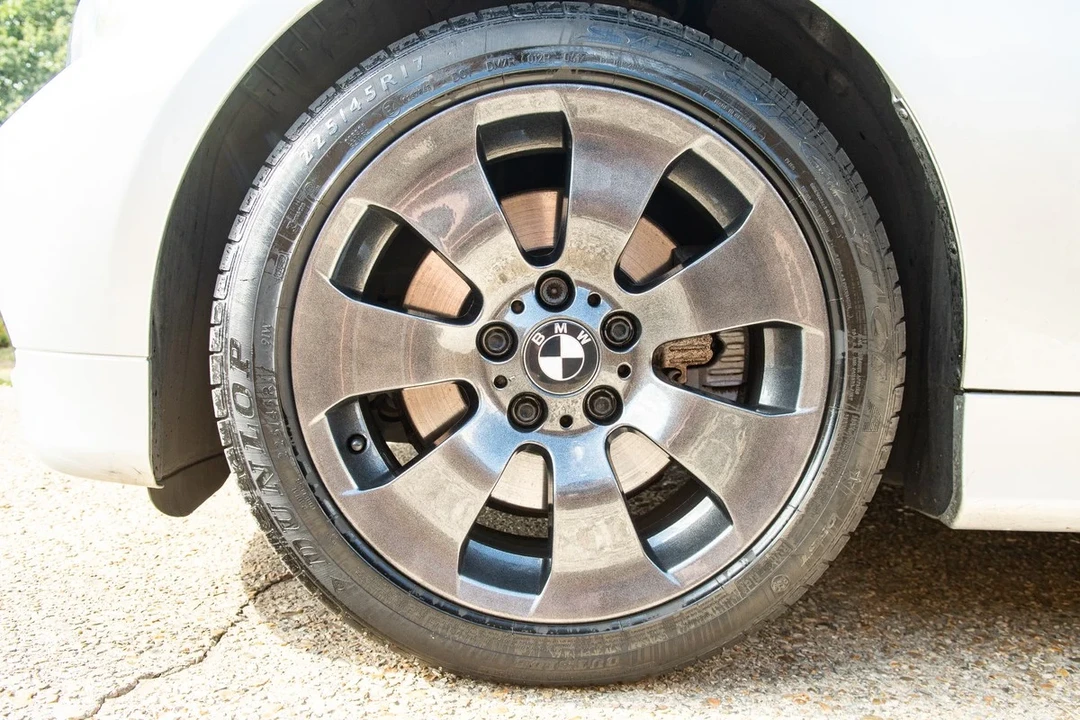 2006 BMW E90 3 Series Sedan - Image 11 of 30