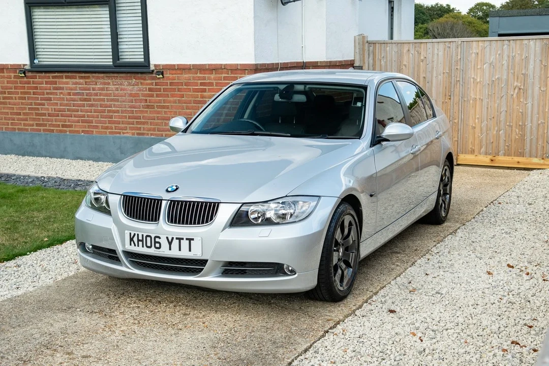 2006 BMW E90 3 Series Sedan - Image 2 of 30