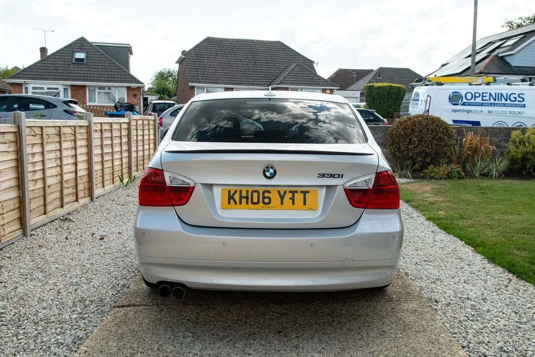 2006 BMW E90 3 Series Sedan - Image 7 of 30