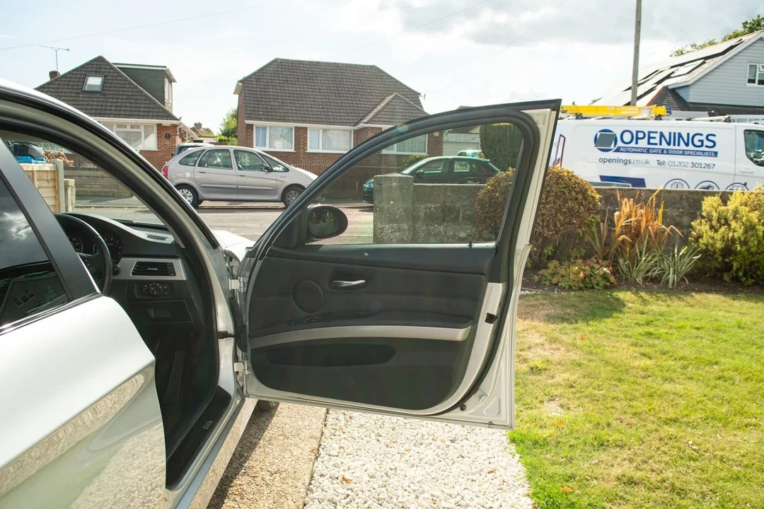 2006 BMW E90 3 Series Sedan - Image 14 of 30