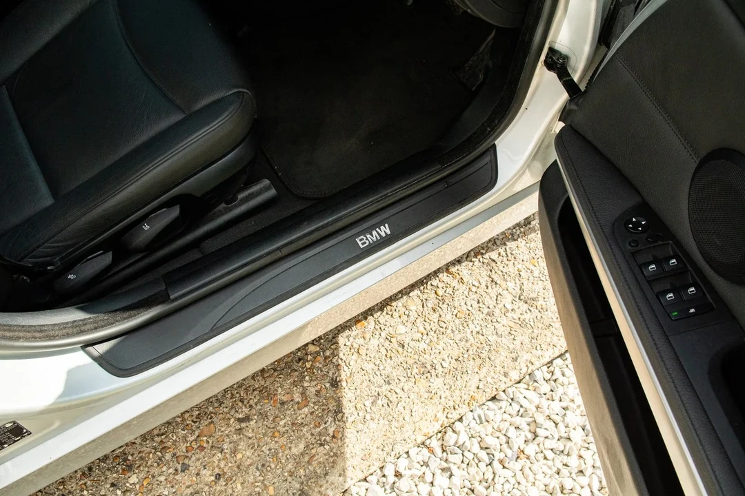 2006 BMW E90 3 Series Sedan - Image 16 of 30