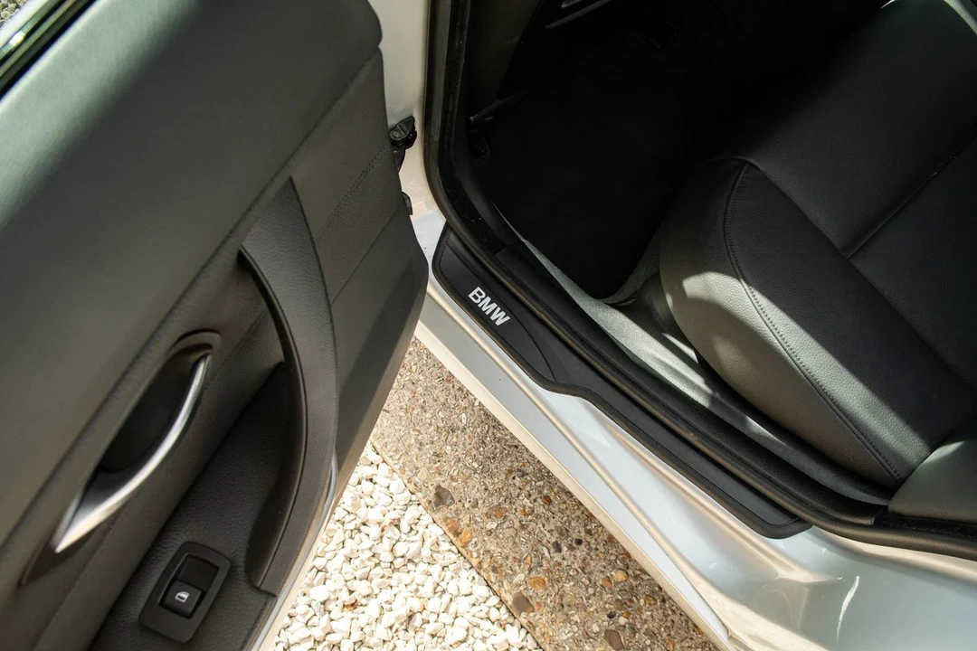 2006 BMW E90 3 Series Sedan - Image 19 of 30