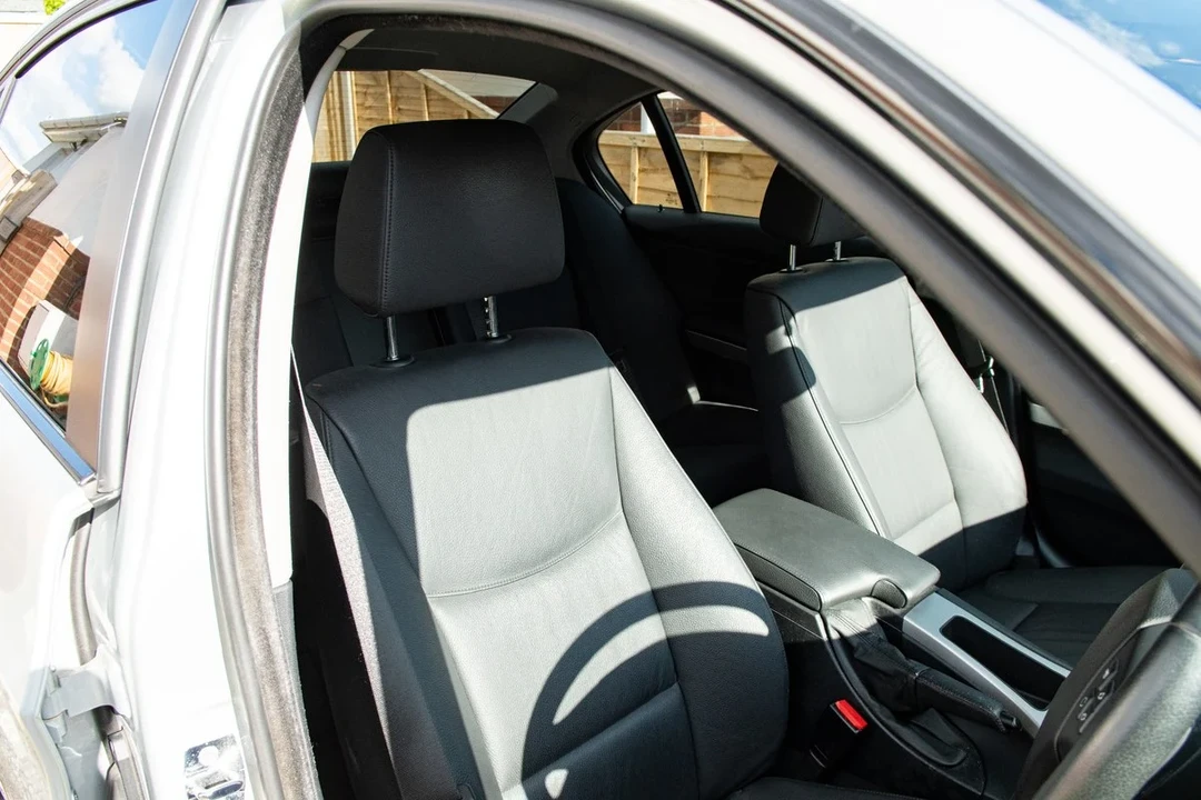 2006 BMW E90 3 Series Sedan - Image 21 of 30