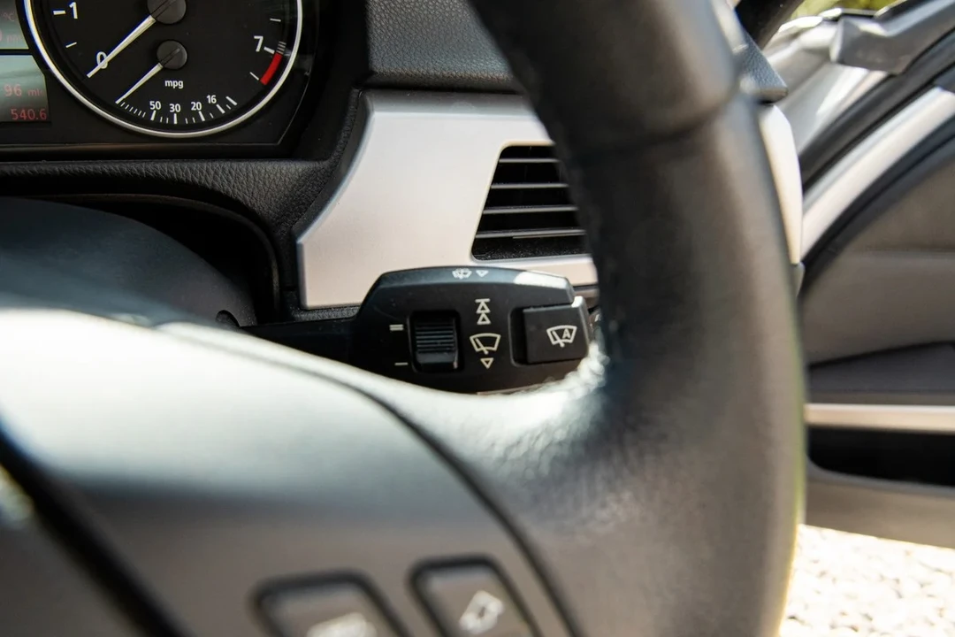 2006 BMW E90 3 Series Sedan - Image 24 of 30