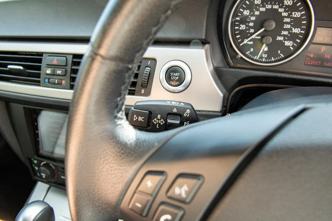 2006 BMW E90 3 Series Sedan - Image 25 of 30
