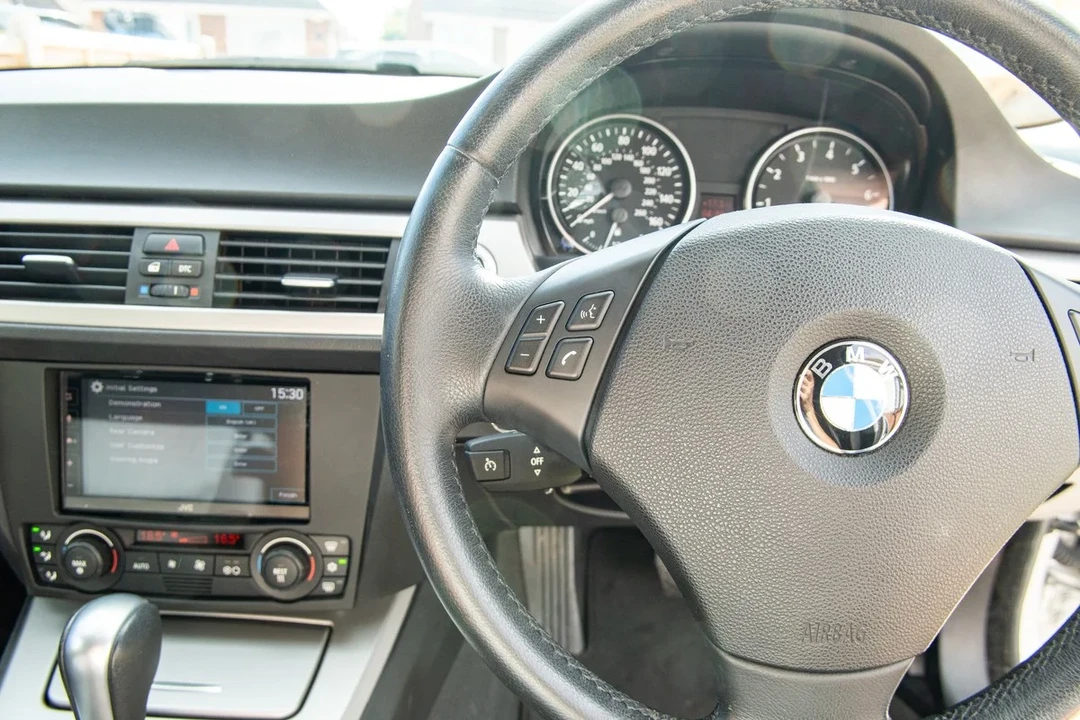 2006 BMW E90 3 Series Sedan - Image 28 of 30