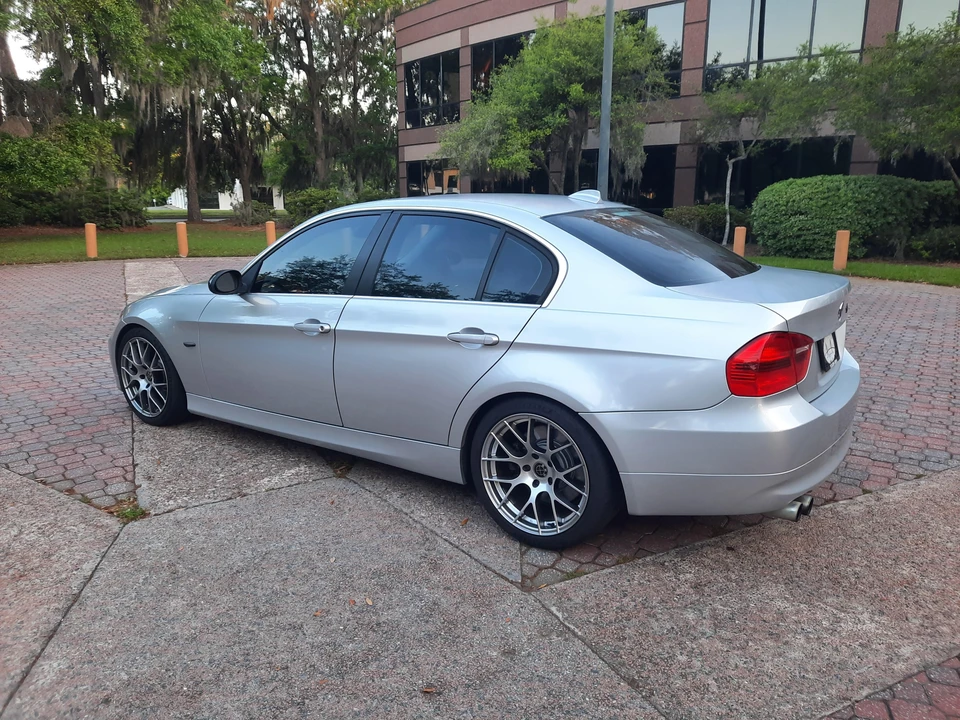 2006 BMW E90 3 Series Sedan - Image 13 of 31