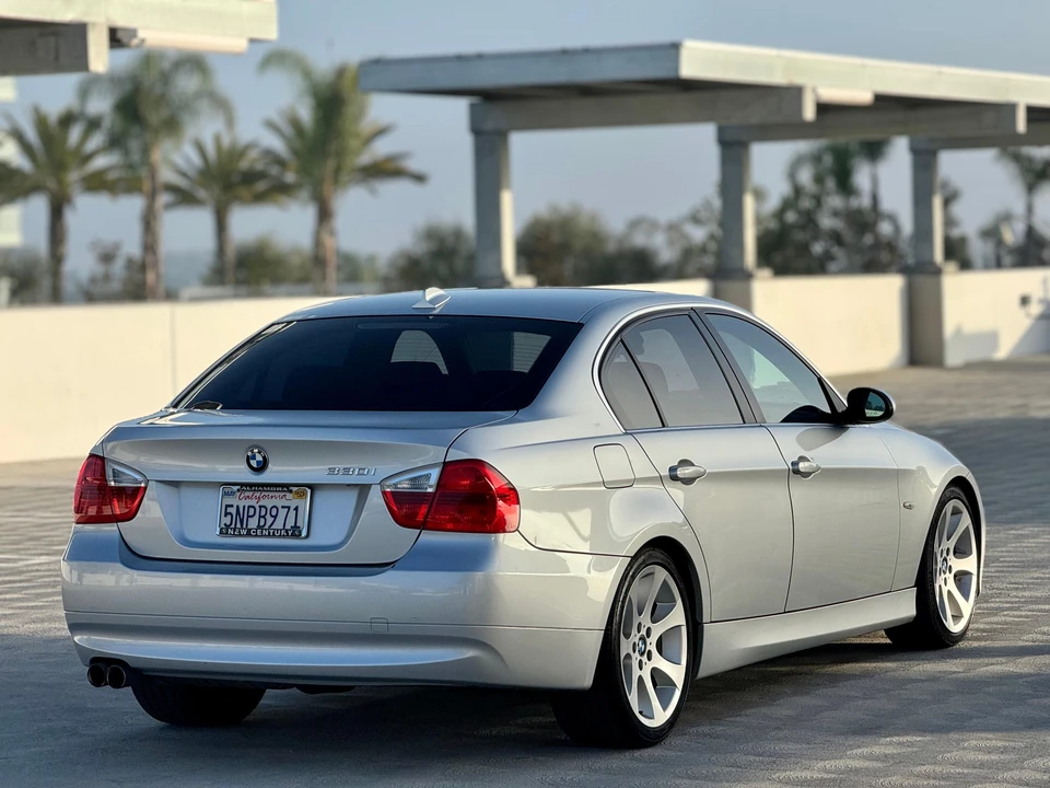 2006 BMW E90 3 Series Sedan - Image 14 of 31