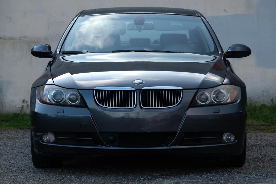 2006 BMW E90 3 Series Sedan - Image 2 of 31