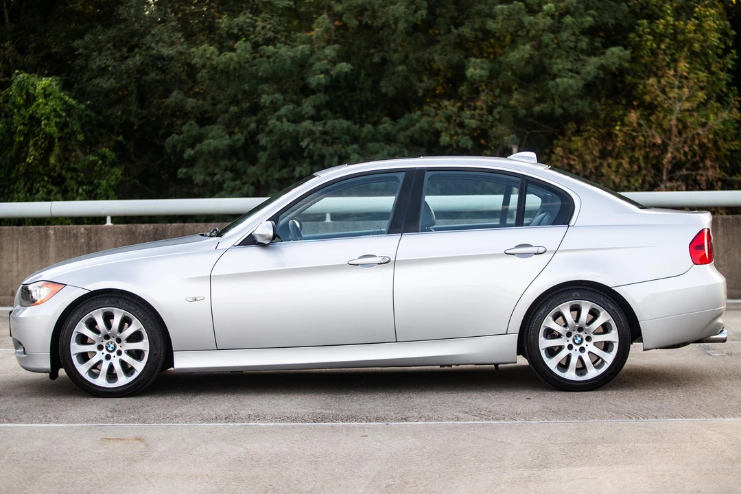 2006 BMW E90 3 Series Sedan - Image 11 of 31