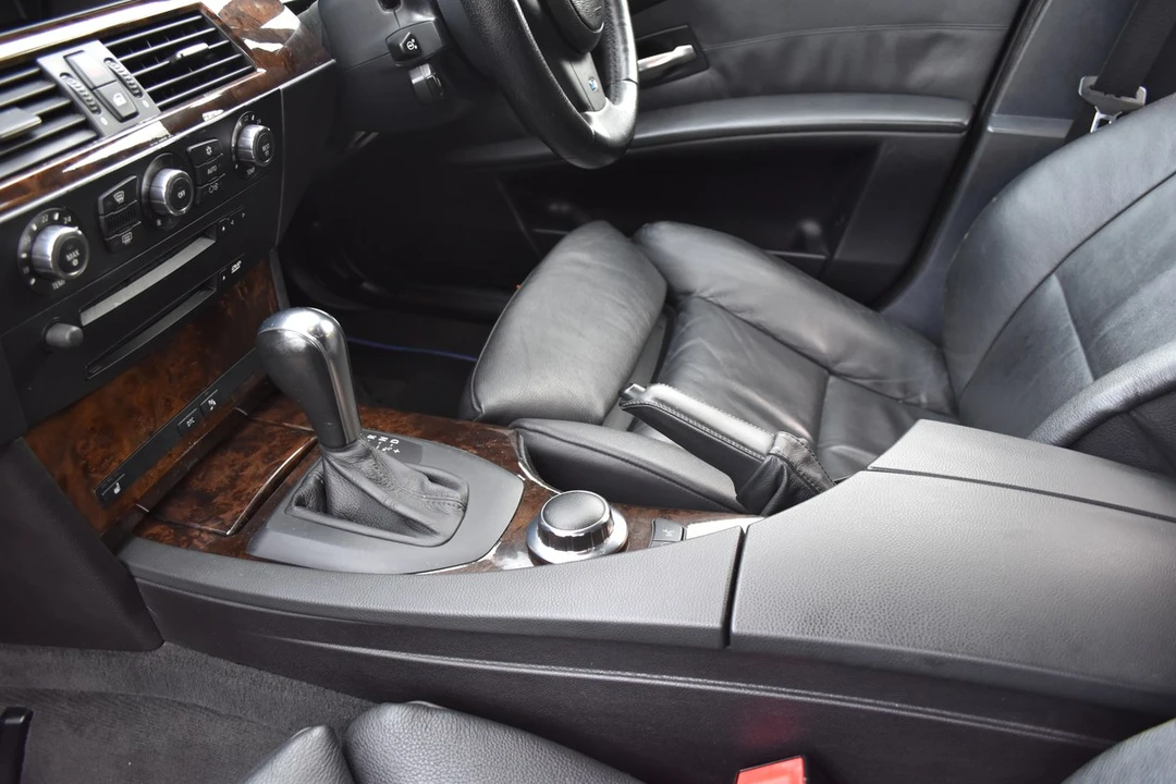 2006 BMW E61 545i & 550i Touring - Image 23 of 30