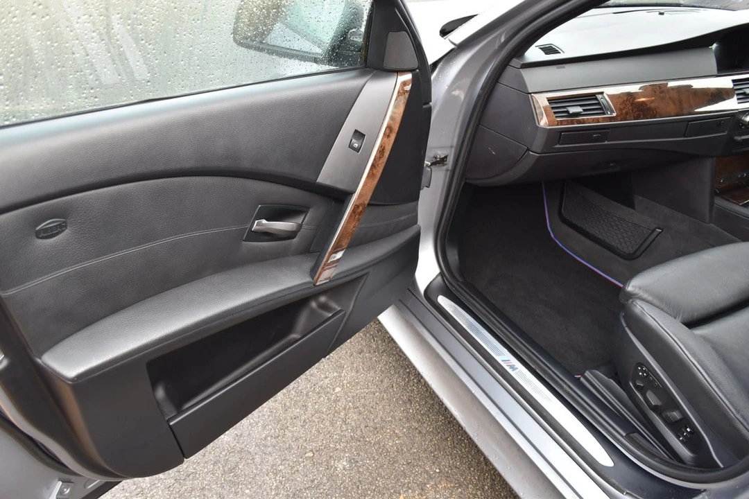 2006 BMW E61 545i & 550i Touring - Image 20 of 30