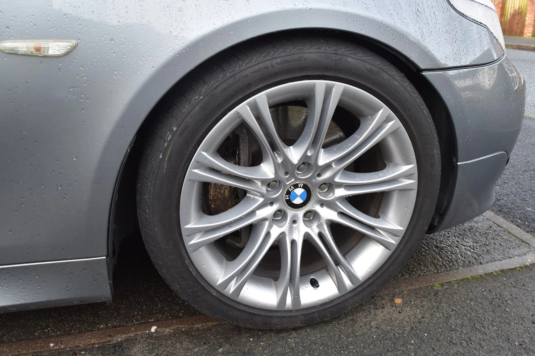 2006 BMW E61 545i & 550i Touring - Image 11 of 30