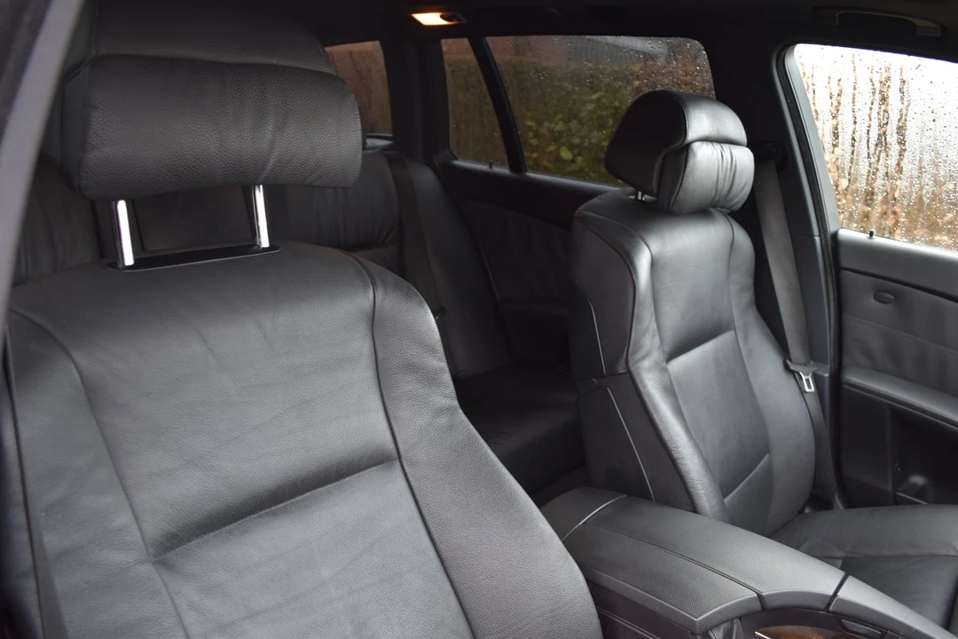 2006 BMW E61 545i & 550i Touring - Image 29 of 30