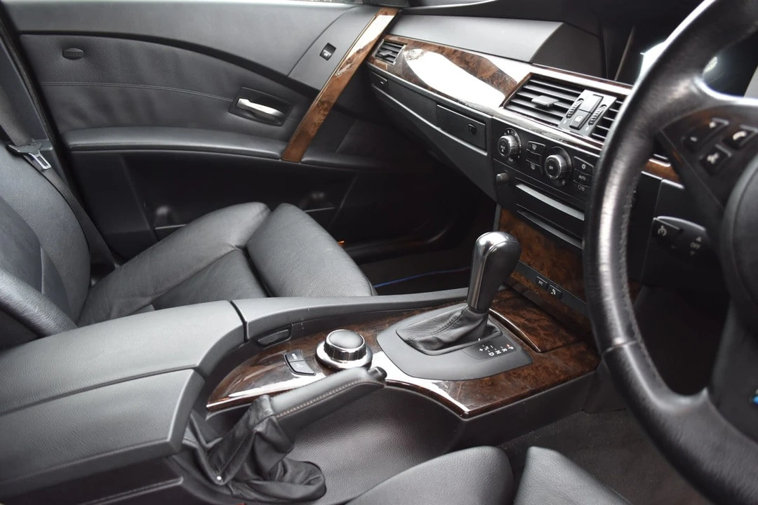 2006 BMW E61 545i & 550i Touring - Image 30 of 30
