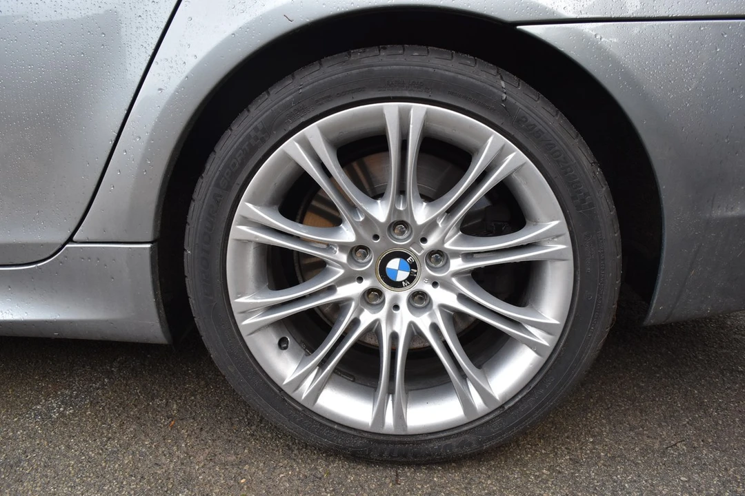 2006 BMW E61 545i & 550i Touring - Image 13 of 30