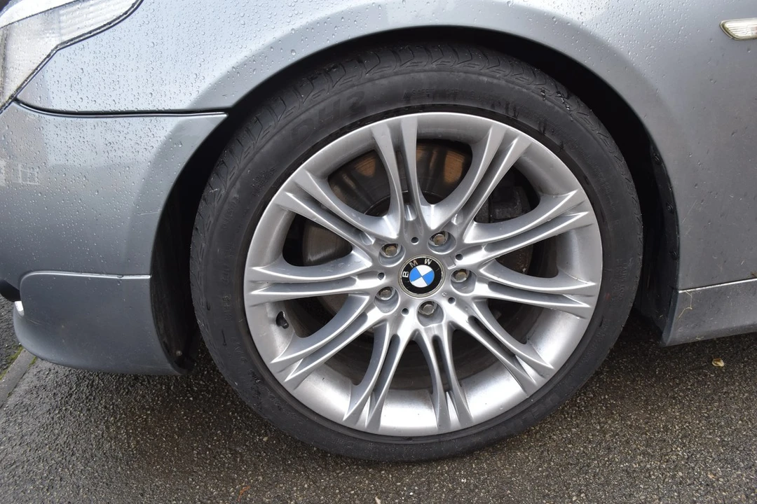 2006 BMW E61 545i & 550i Touring - Image 12 of 30