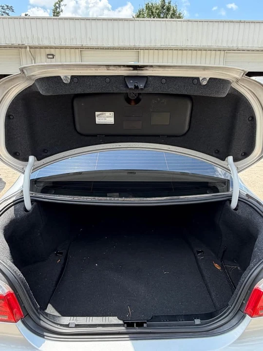 2006 BMW E60 5 Series Sedan - Image 5 of 8