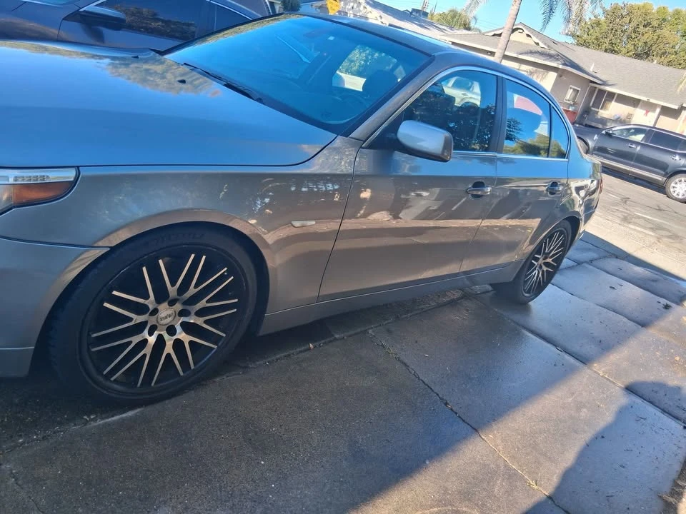 2006 BMW E60 5 Series Sedan - Image 2 of 9