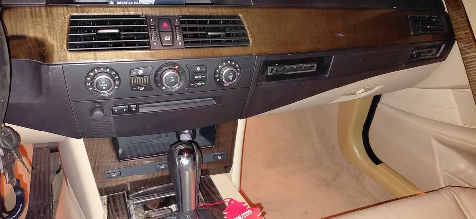 2006 BMW E60 5 Series Sedan - Image 10 of 11