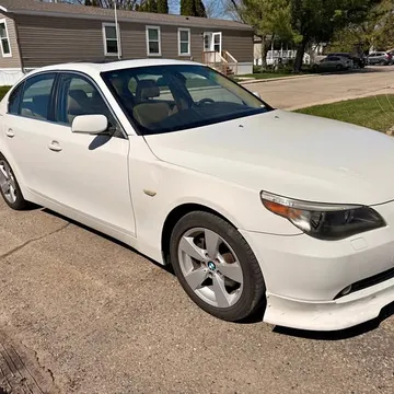 2006 BMW 5 Series 525xi Sedan 4D