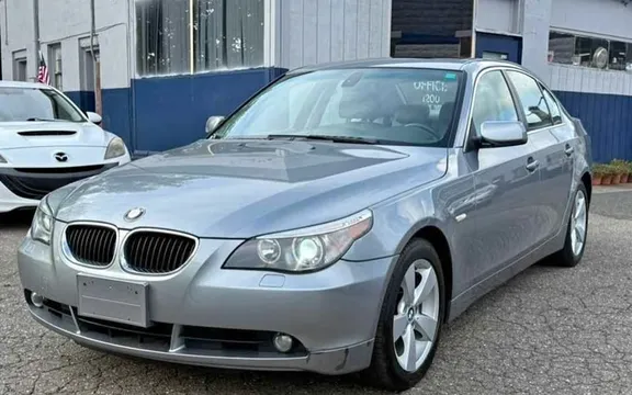 2006 BMW 5 Series 530xi Sedan 4D