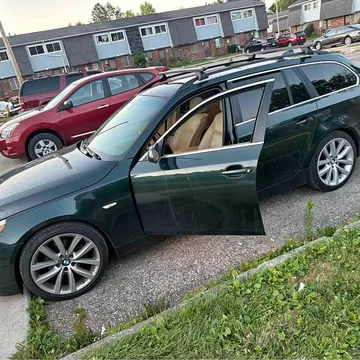 2006 BMW 5 Series 530xi Wagon 4D