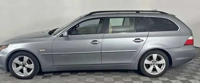 2006 BMW 5 Series 530xi Wagon 4D