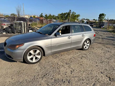 2006 BMW 5 Series 530xi Wagon 4D