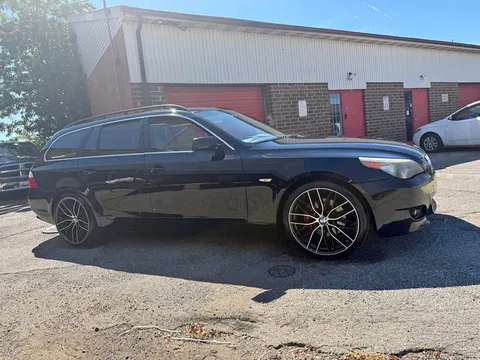 2006 BMW 5 Series 530xi Wagon 4D