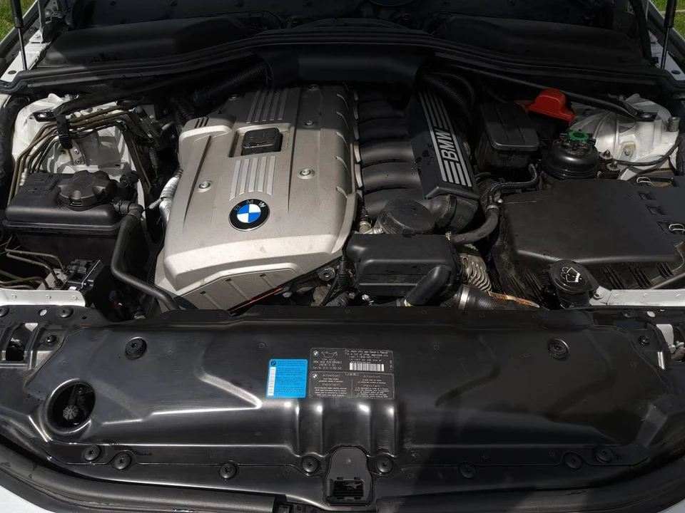 2006 BMW E60 5 Series Sedan - Image 2 of 10