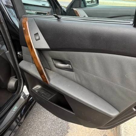 2006 BMW E60 545i & 550i Sedan - Image 11 of 21