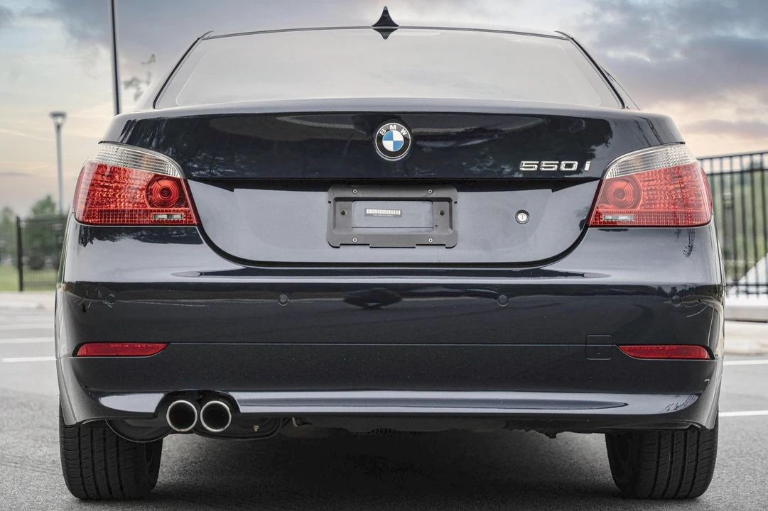 2006 BMW E60 545i & 550i Sedan - Image 5 of 31