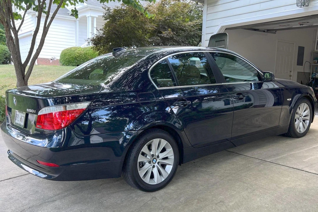 2006 BMW E60 545i & 550i Sedan - Image 4 of 31