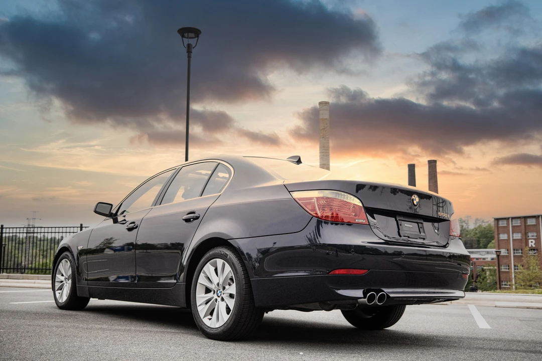 2006 BMW E60 545i & 550i Sedan - Image 10 of 31
