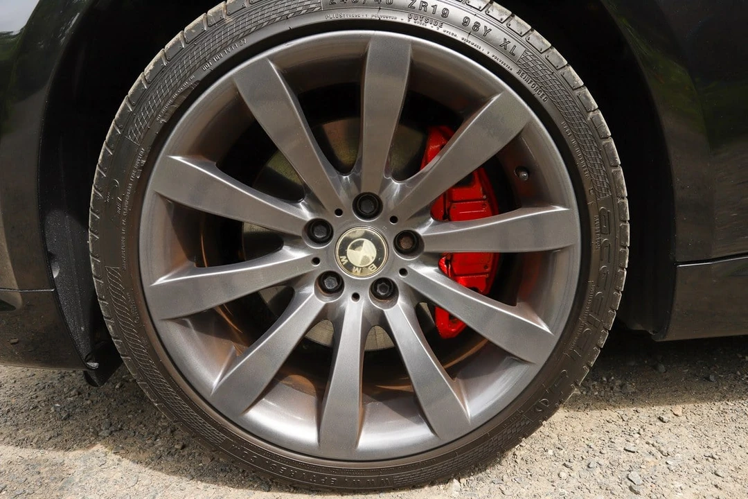 2006 BMW E63/E64 645Ci & 650i - Image 16 of 30