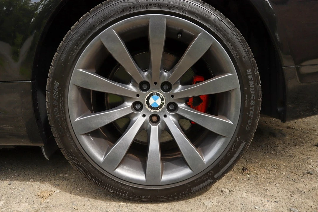 2006 BMW E63/E64 645Ci & 650i - Image 17 of 30