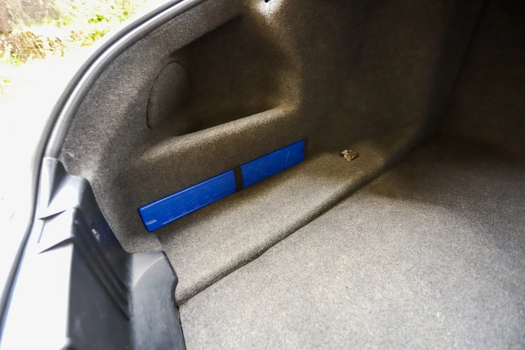 2006 BMW E63/E64 645Ci & 650i - Image 29 of 30