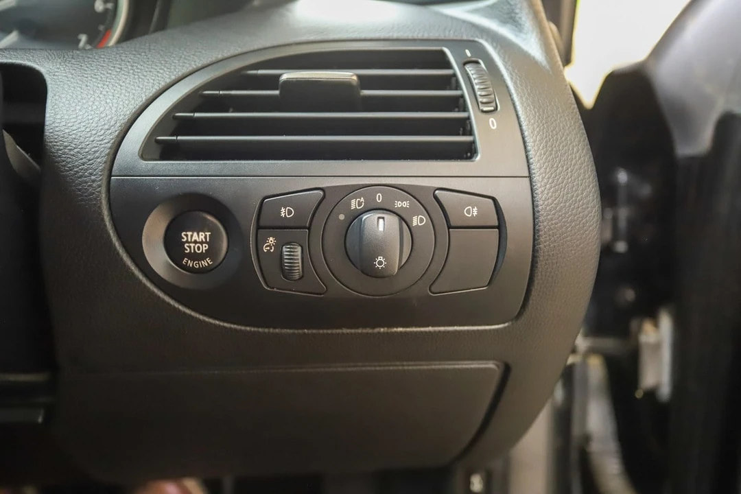 2006 BMW E63/E64 645Ci & 650i - Image 24 of 30