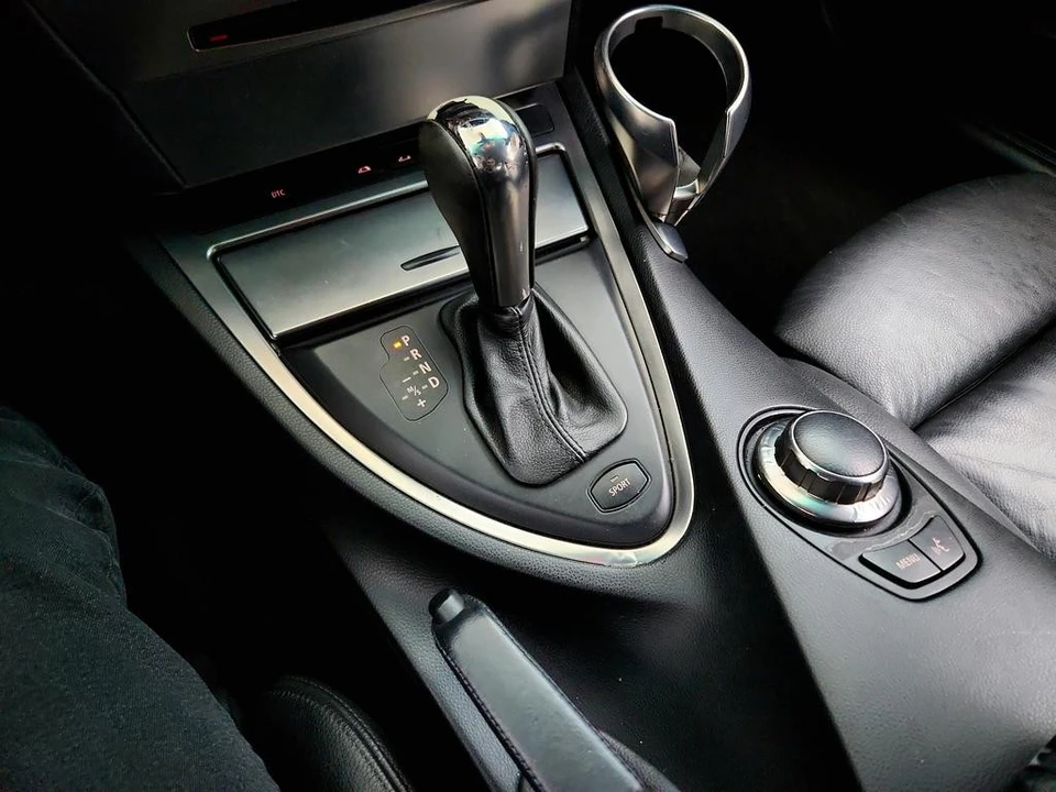 2006 BMW E63/E64 645Ci & 650i - Image 17 of 21