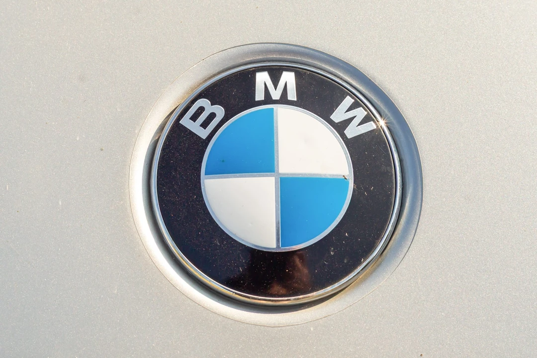 2006 BMW E63/E64 645Ci & 650i - Image 19 of 31