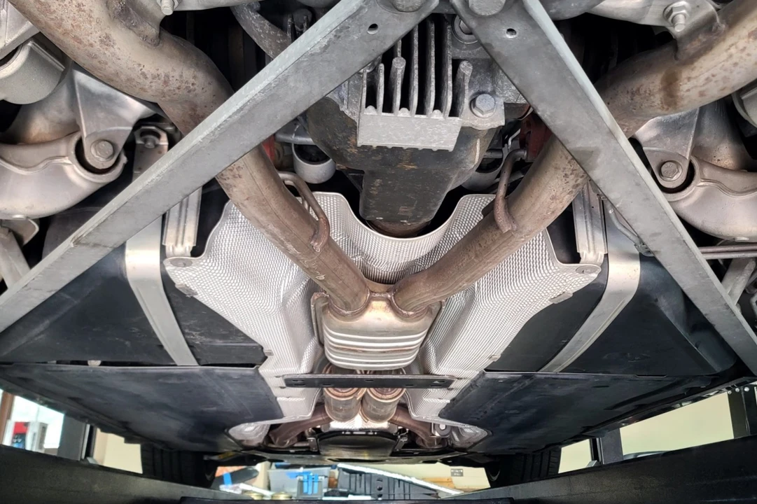 2006 BMW E63/E64 645Ci & 650i - Image 7 of 8