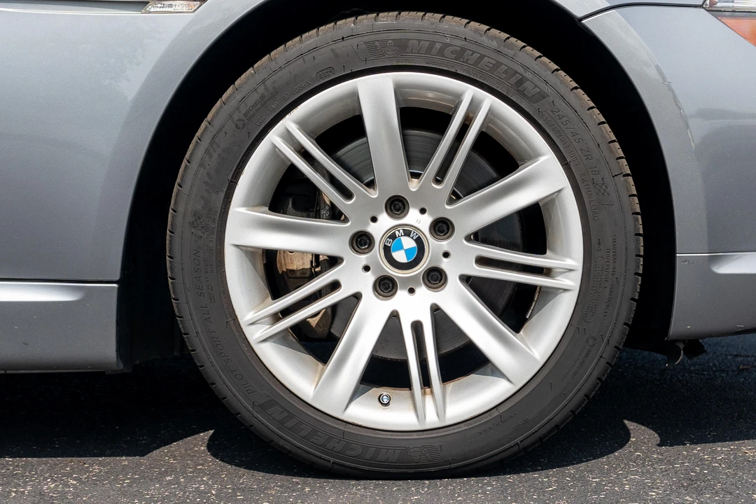 2006 BMW E63/E64 645Ci & 650i - Image 28 of 31
