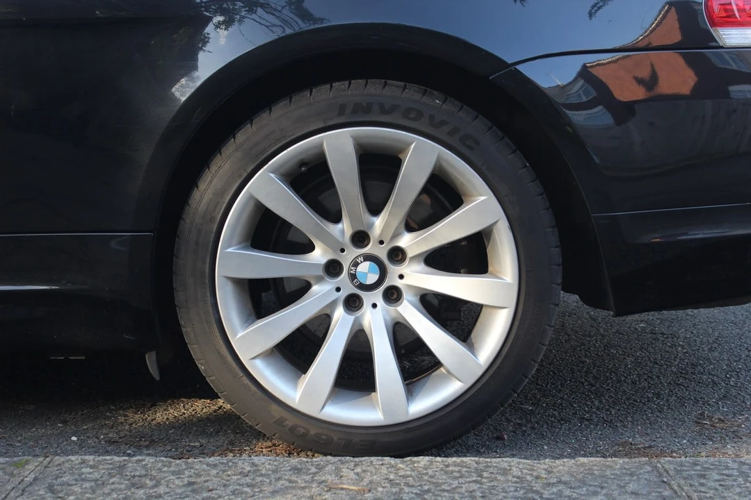 2006 BMW E63/E64 645Ci & 650i - Image 22 of 30